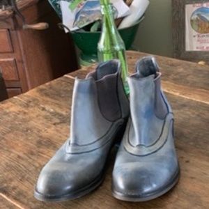 FLY LONDON CHELSEA BOOT